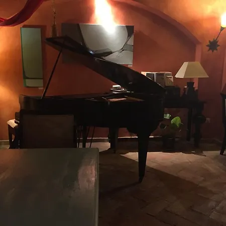 Casa Henrietta Pensión 2*